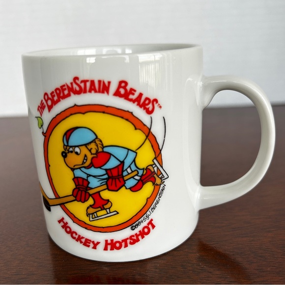 Vintage Berenstain Bears Mug "Hockey Hotshot" 1984 - Picture 3 of 10